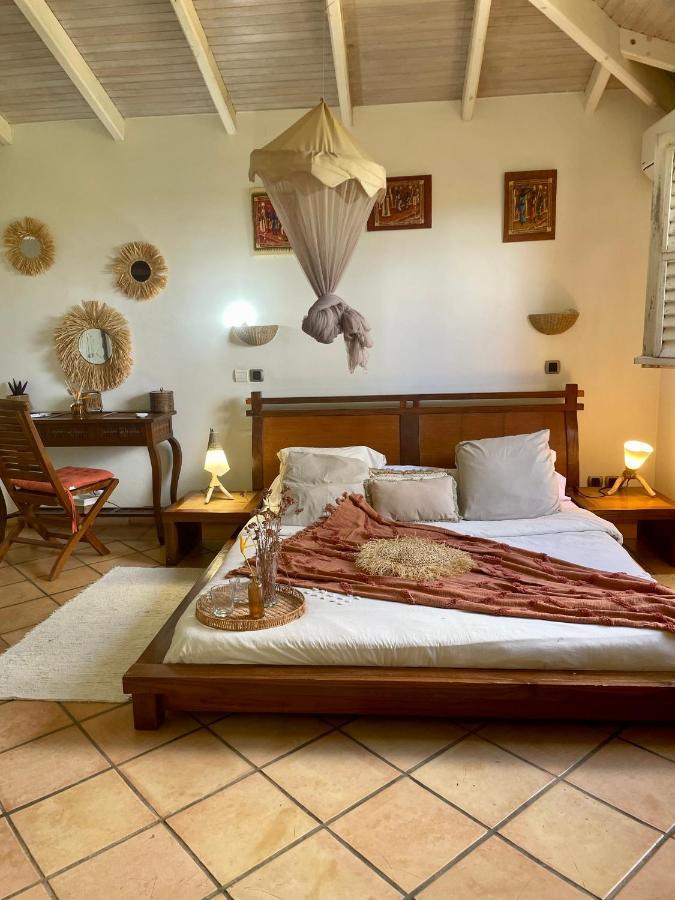 Papeth House Villa Le Francois Bagian luar foto